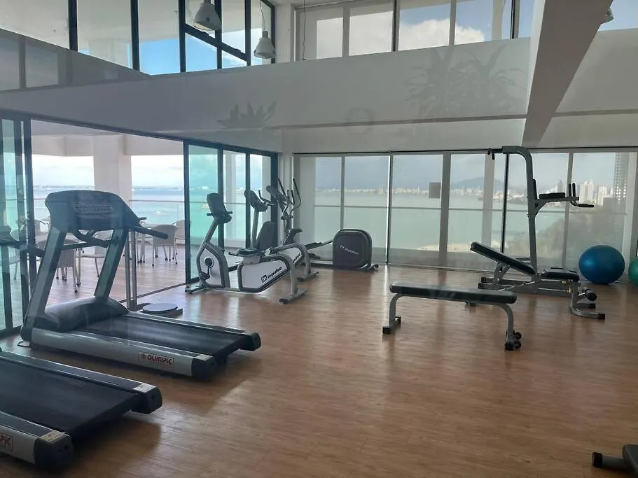 Appartamento Sunrise@Gurney Spacious 2Br Duplex George Town Malesia