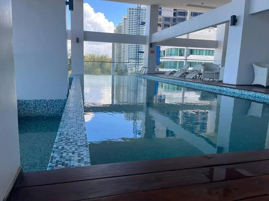 Sunrise@Gurney Spacious 2Br Duplex George Town